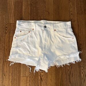 Gently Used Gap White Stride Short size 4